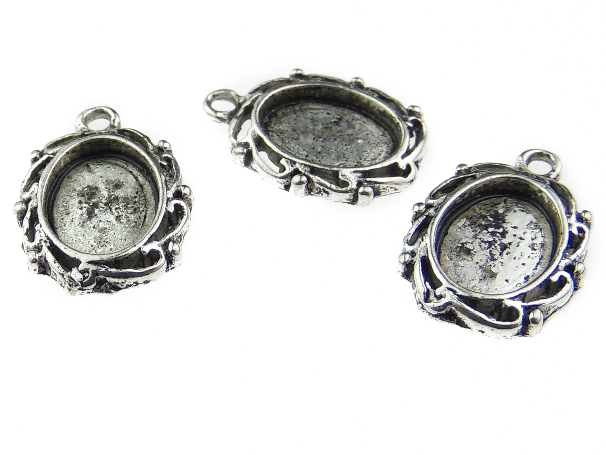 Baza cabochon. Interior platou: 9x6mm