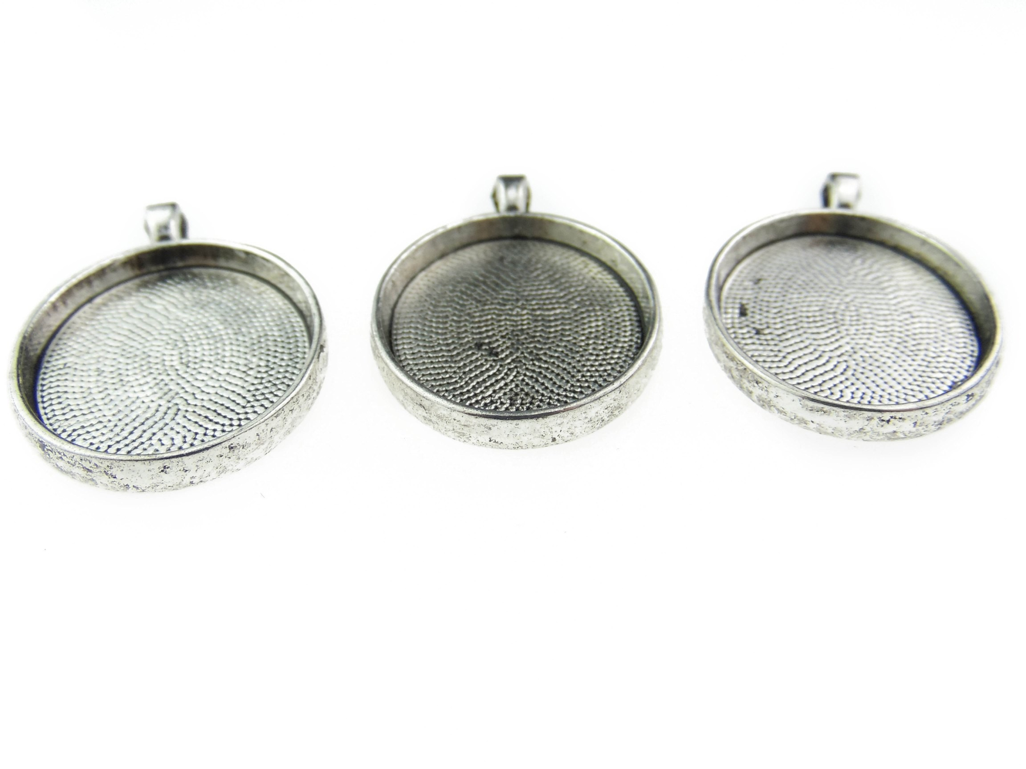 Baza cabochon. Interior platou: 30x22mm