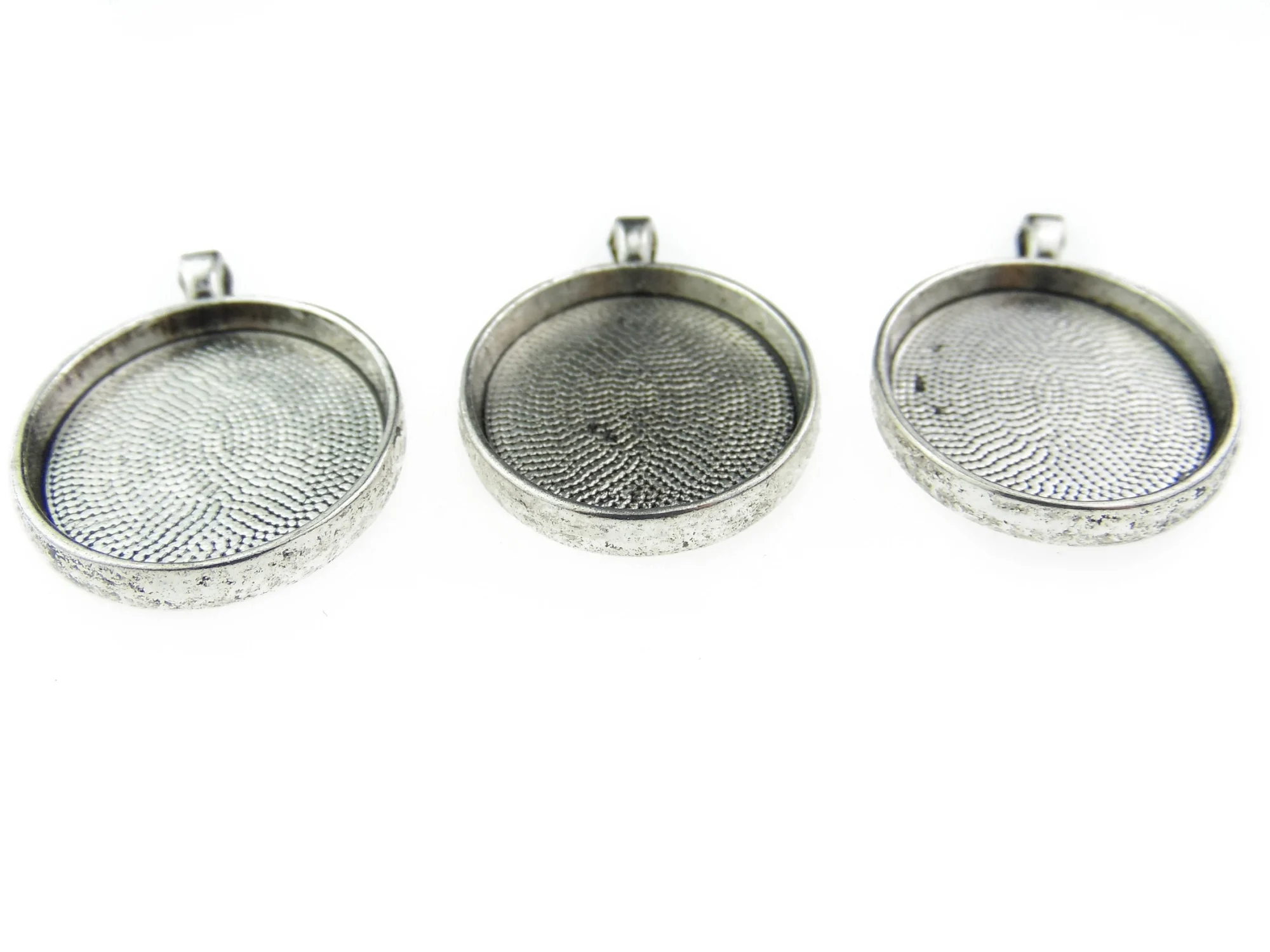 Baza cabochon. Interior platou: 30x22mm