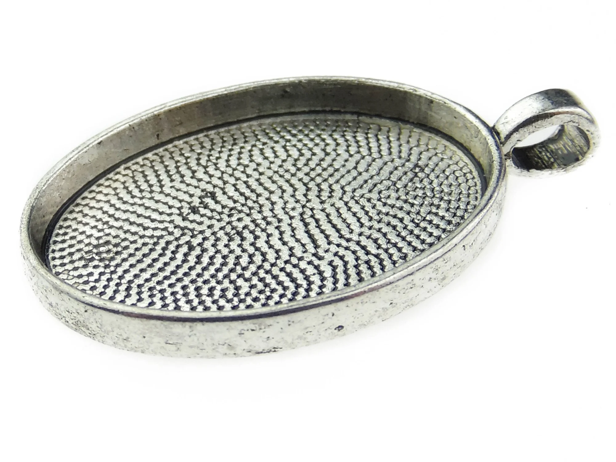 Baza cabochon. Interior platou: 30x22mm