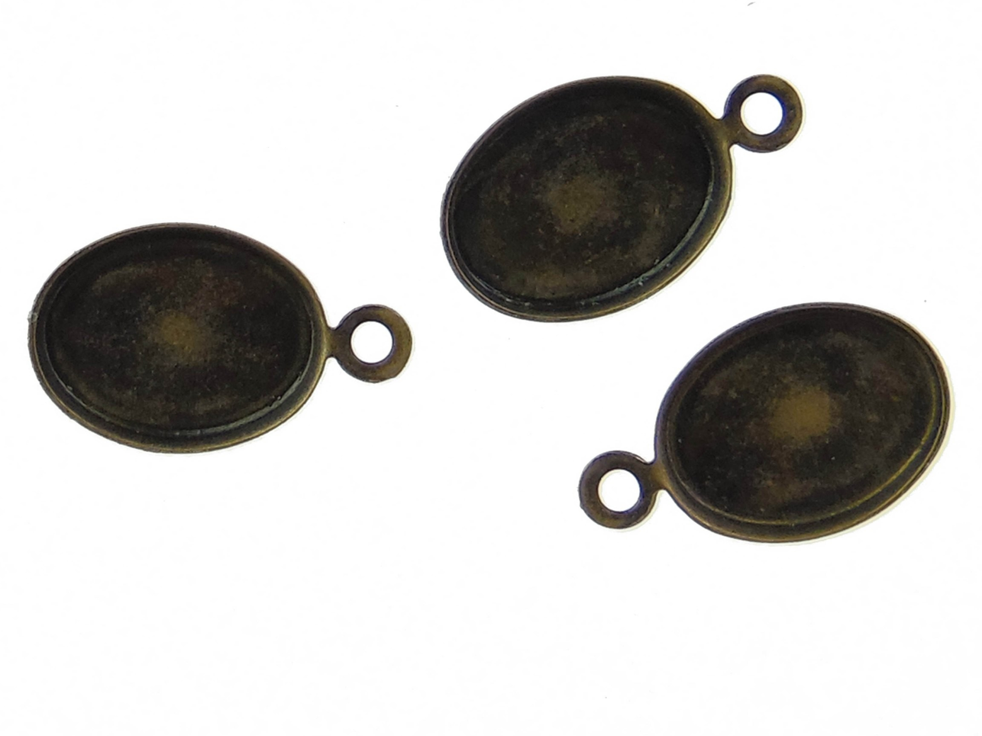 Baza cabochon. Interior platou: 7.5x5.5mm