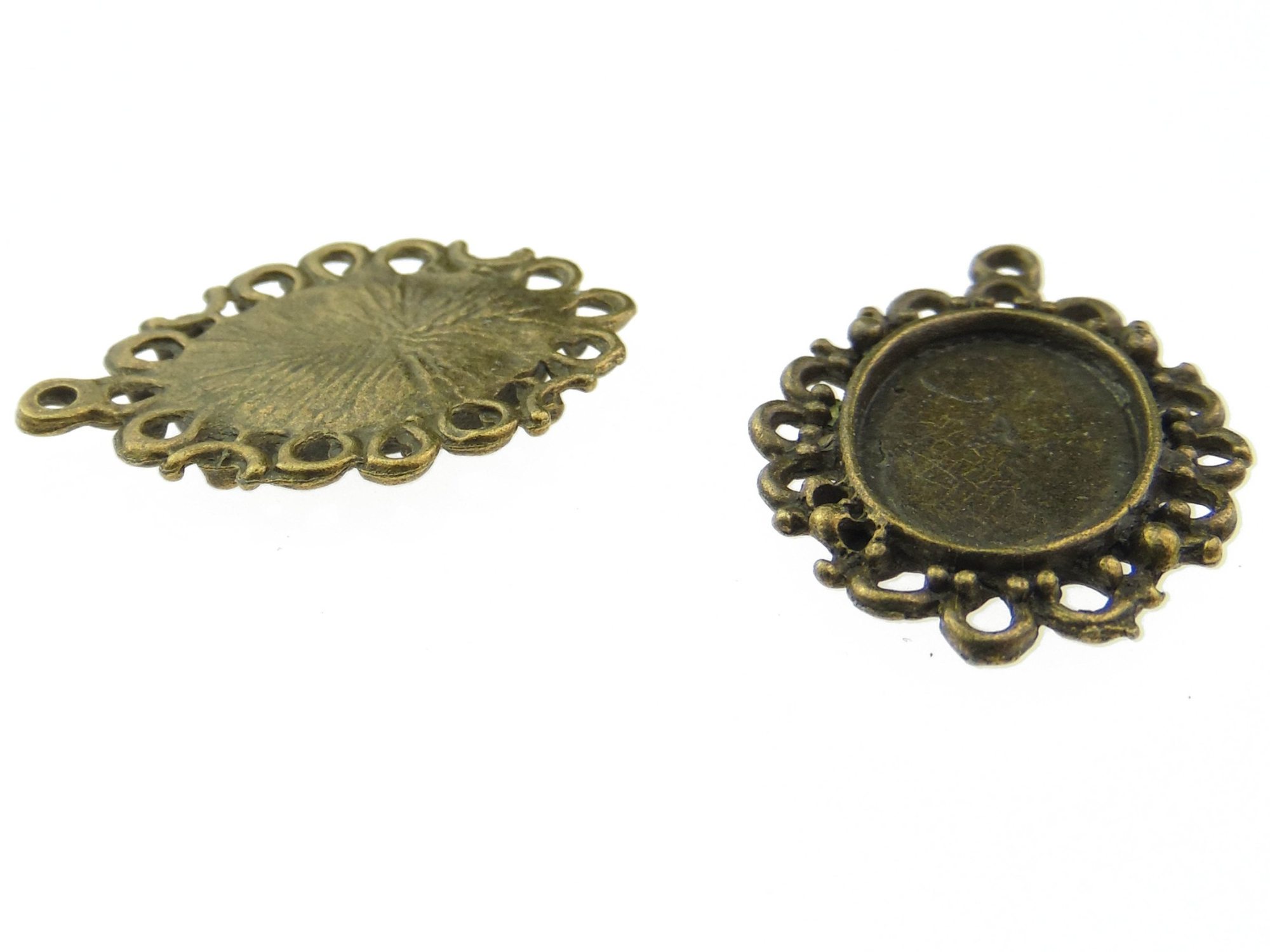 Baza cabochon. Interior platou: 17x12mm