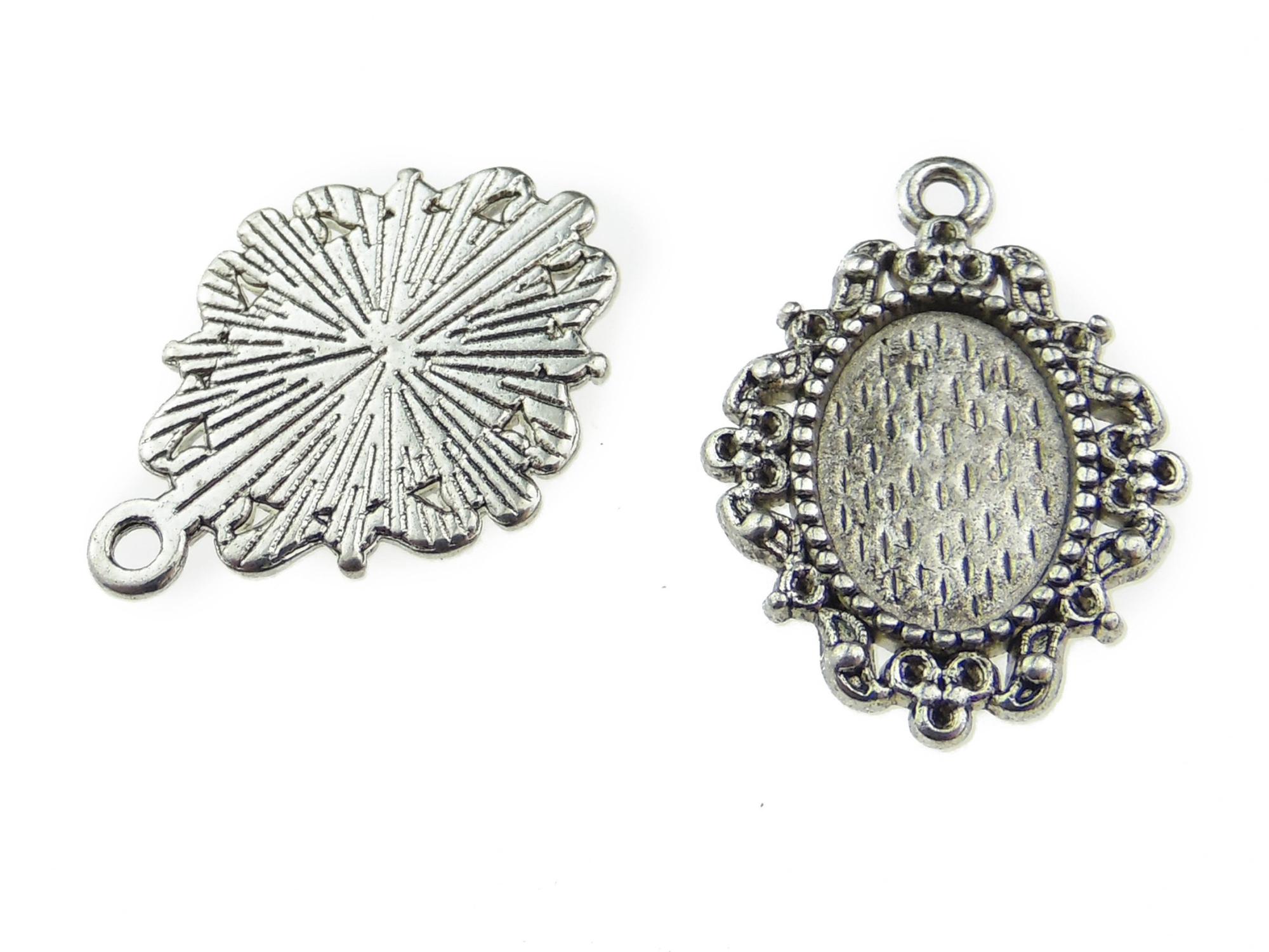 Baza cabochon. Interior platou: 14x10mm