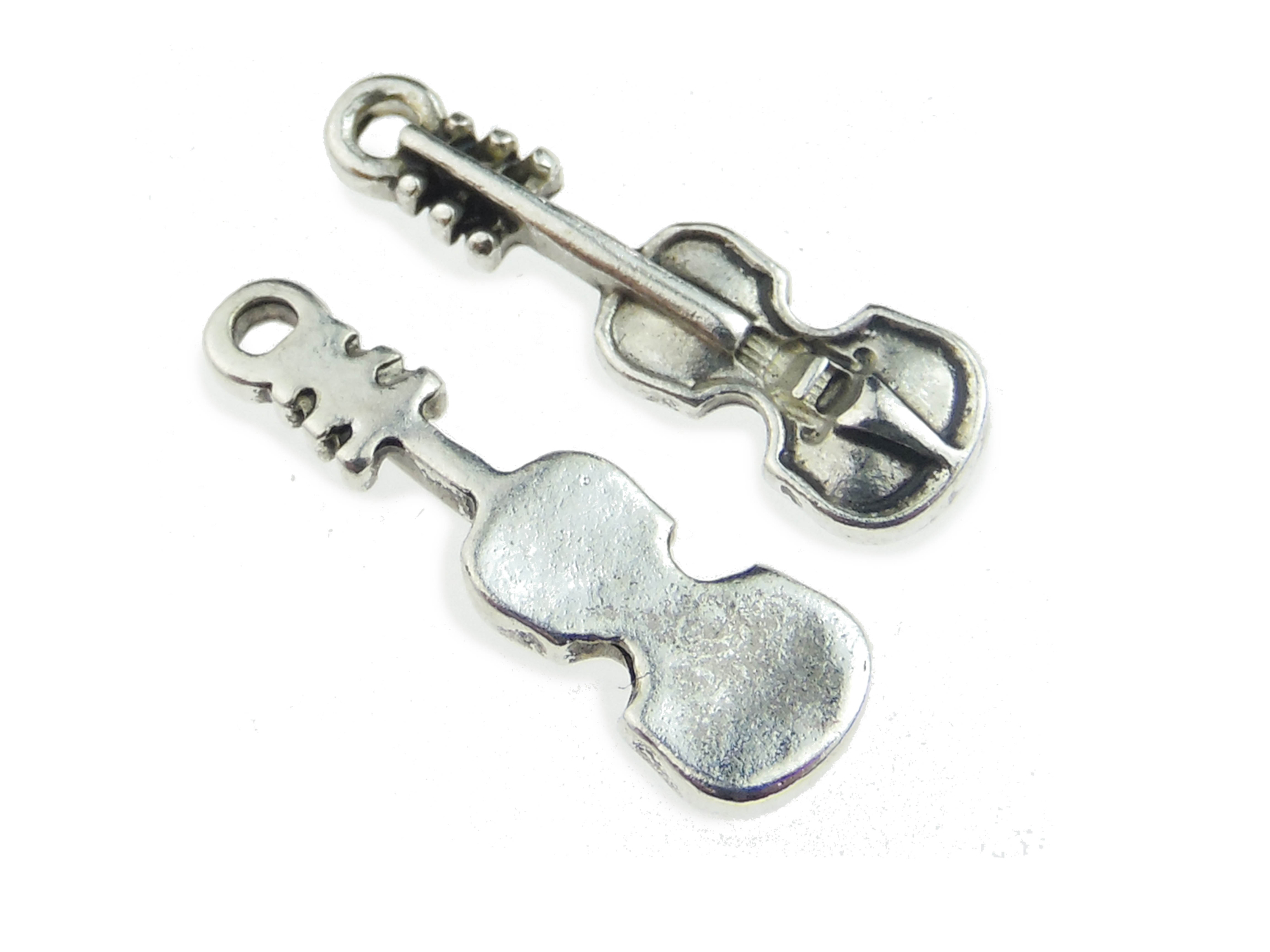 Charm Vioara