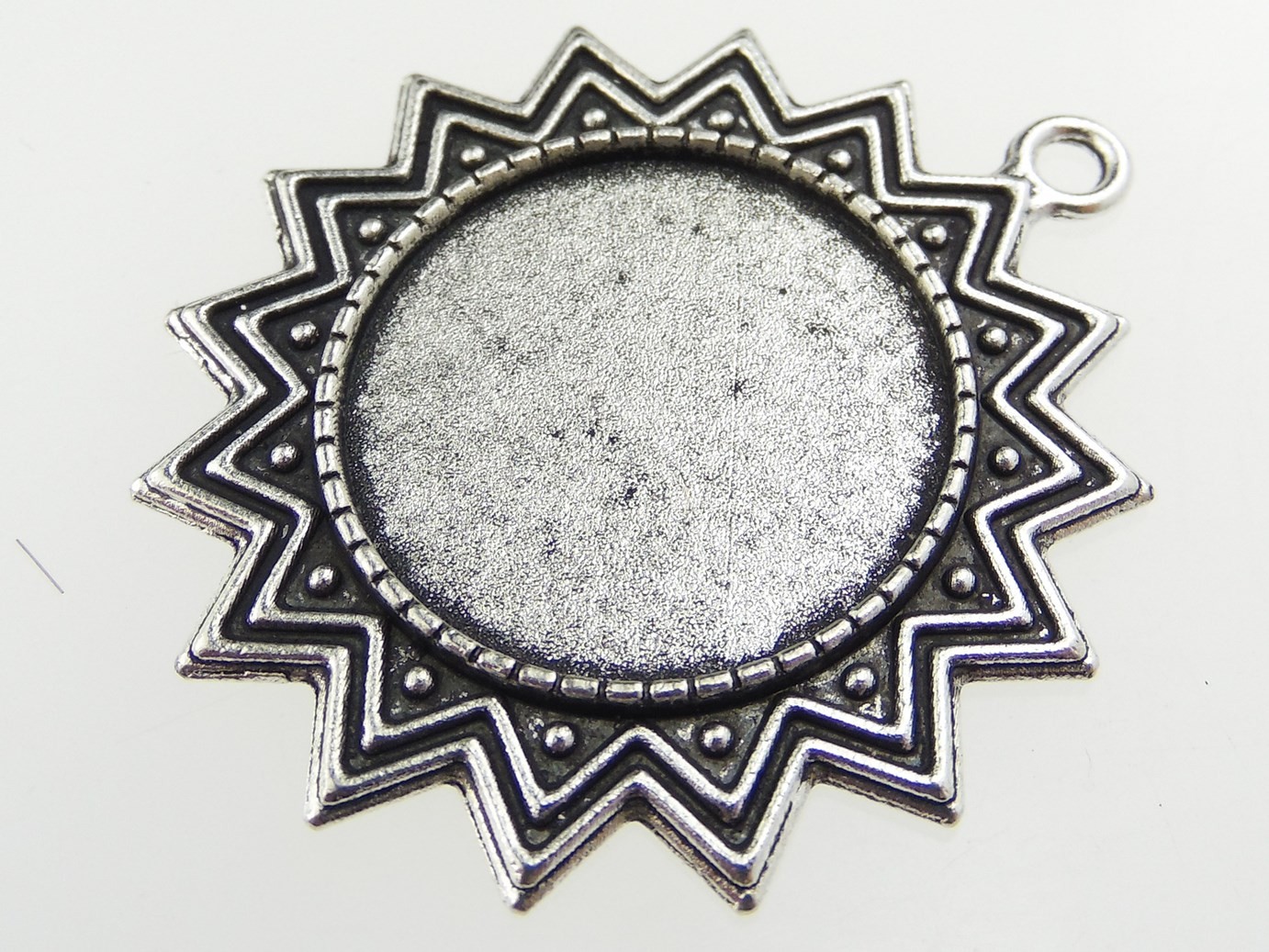 Baza cabochon. Interior platou: 25mm