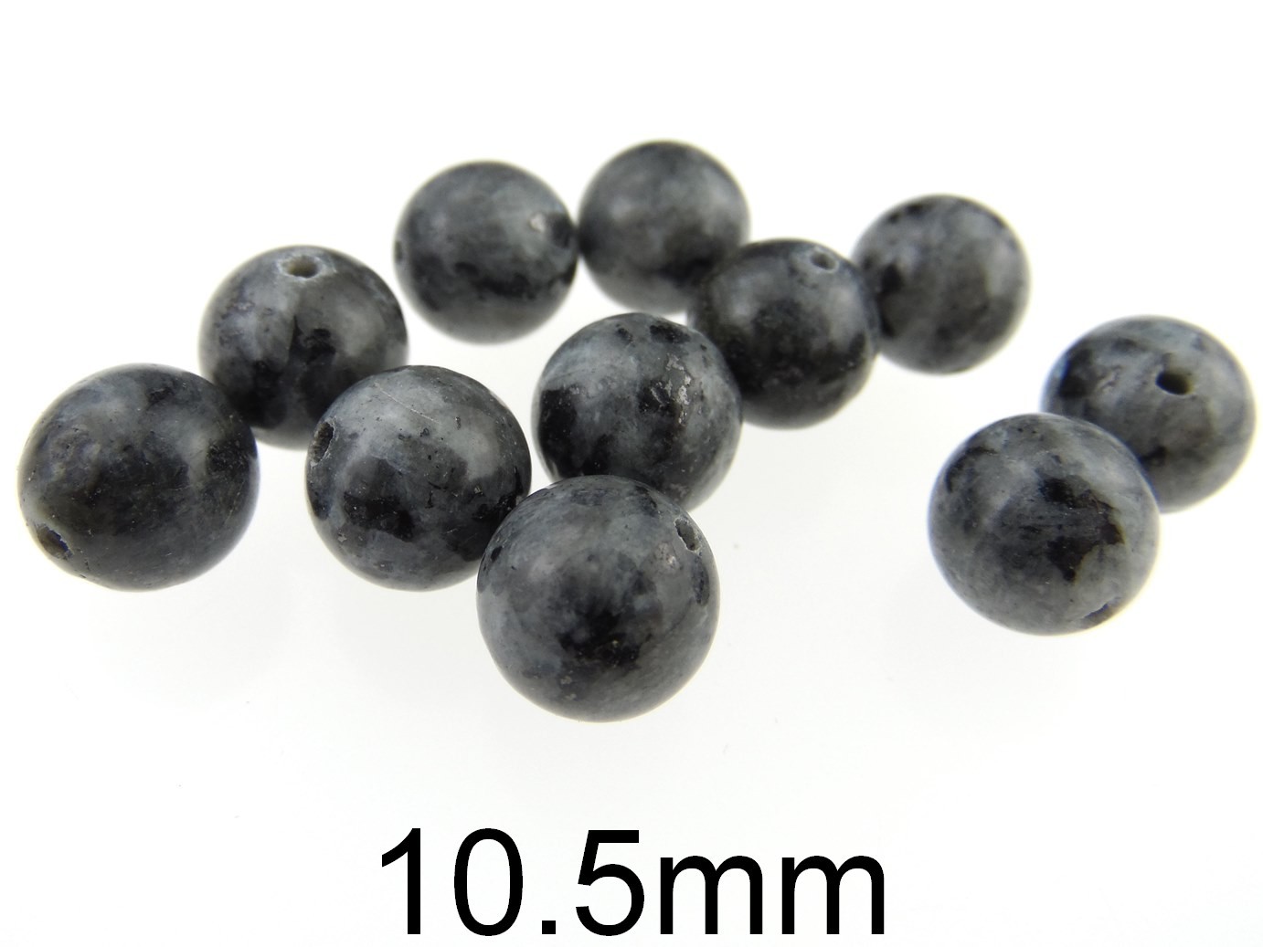 Labradorite. Diametru: 10.5mm.