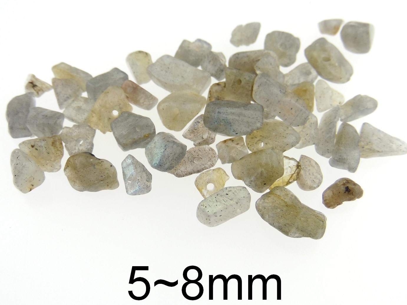 Labradorite. Diametru: 5~8mm.