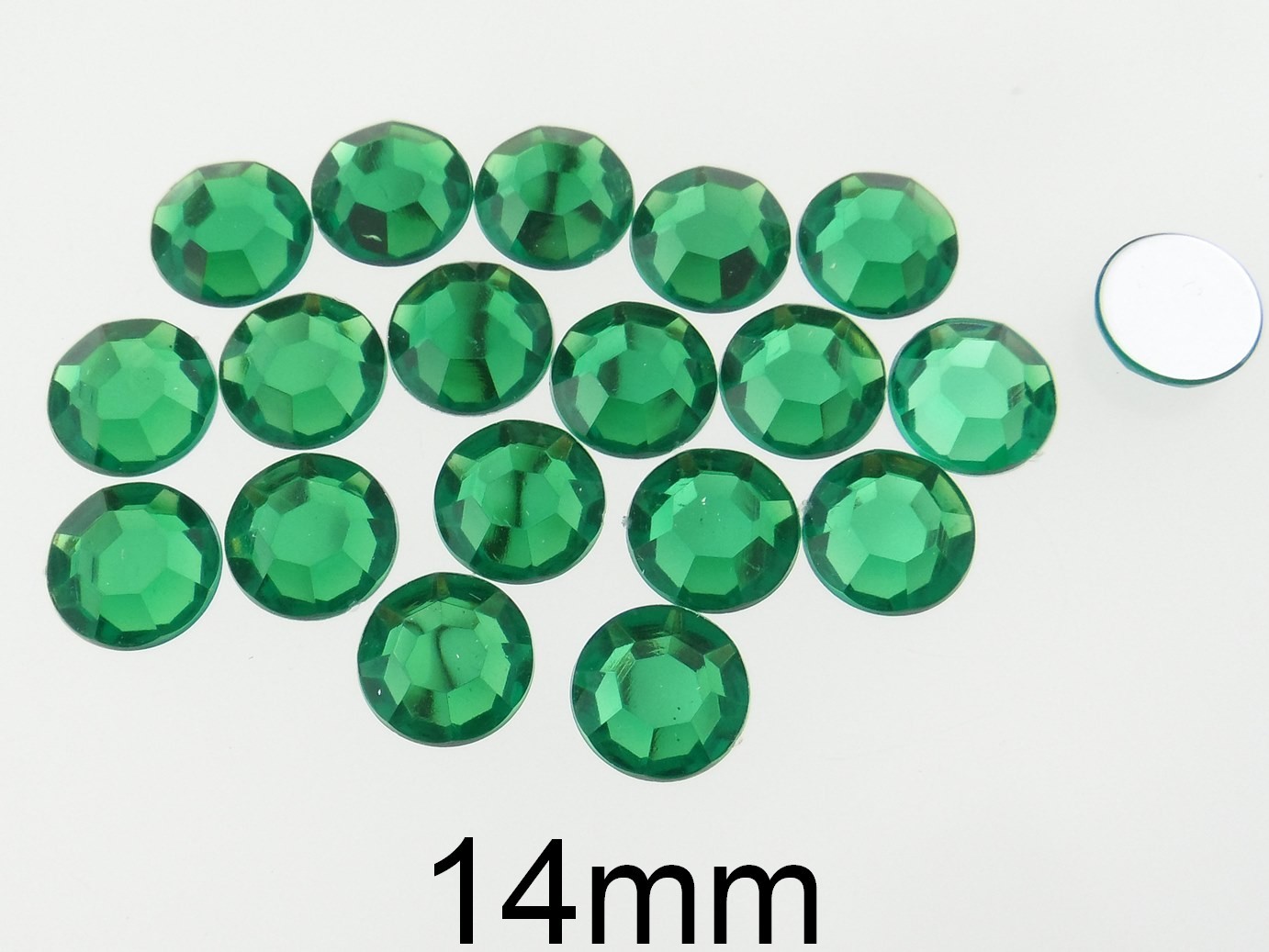 Strasuri acrilice. Diametru: 14mm