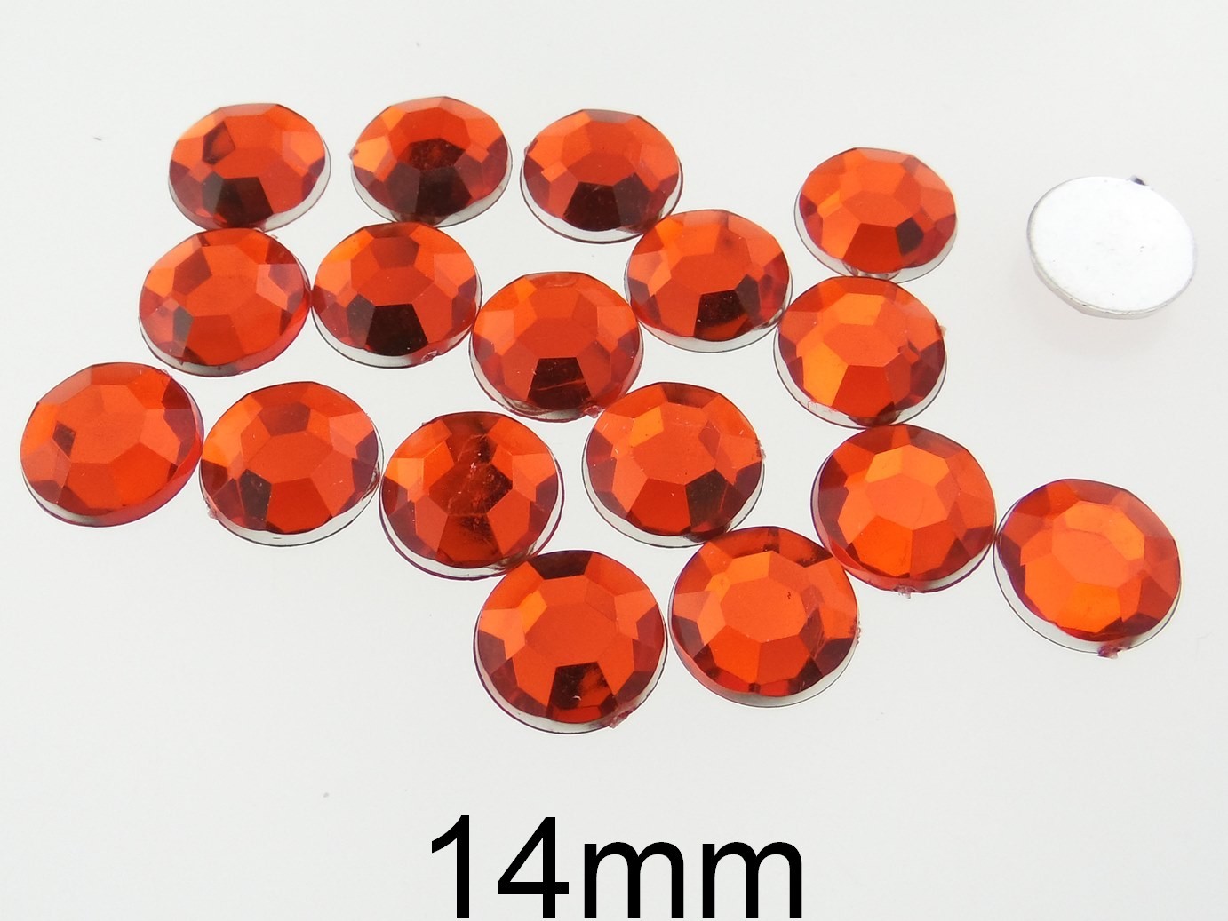 Strasuri acrilice. Diametru: 14mm