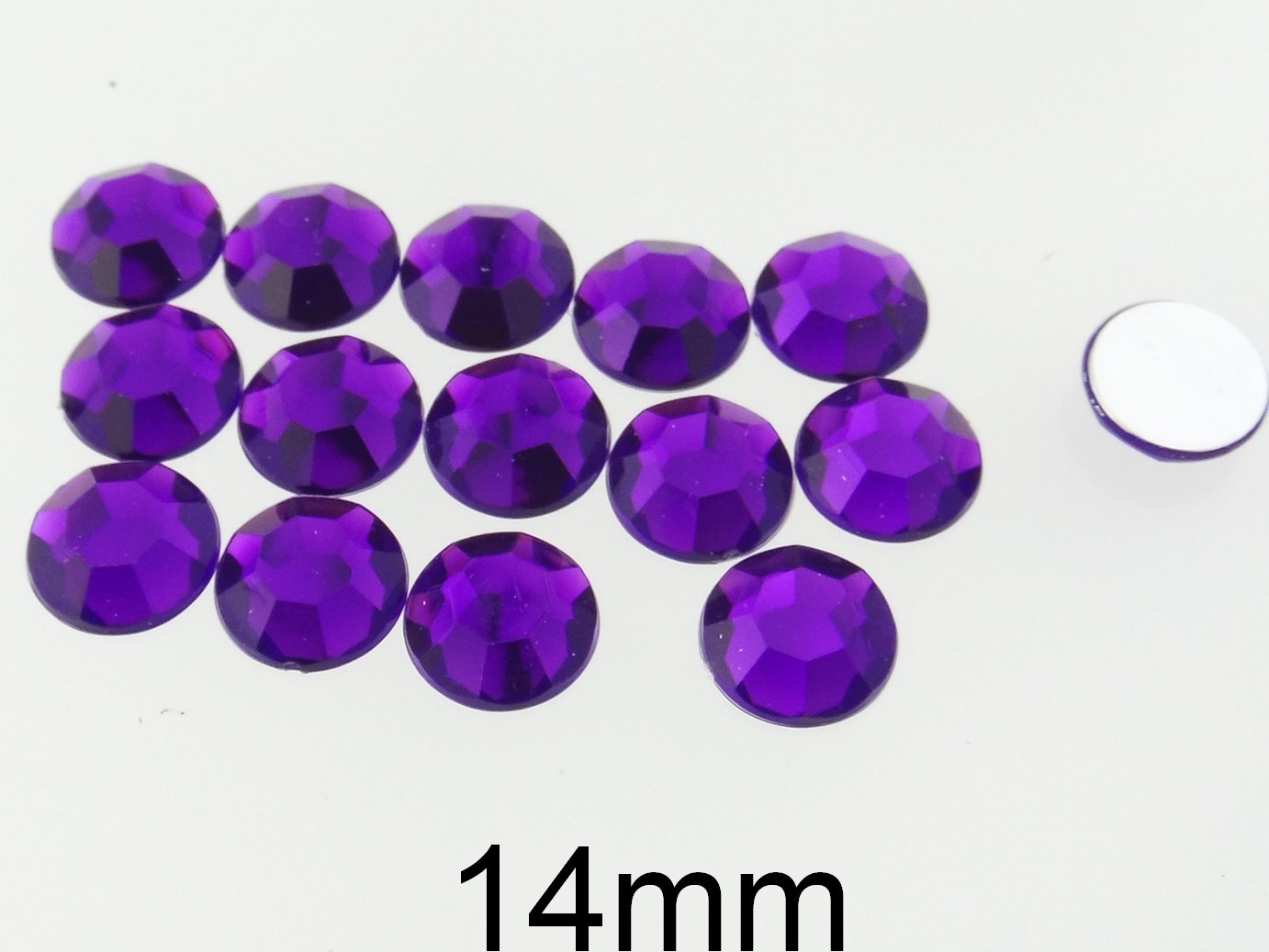 Strasuri acrilice. Diametru: 14mm