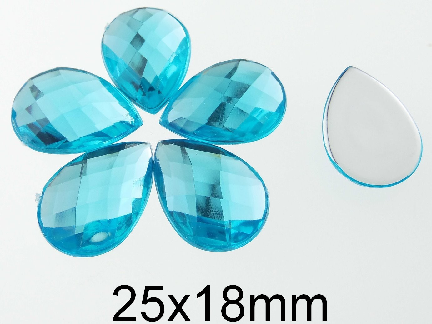 Strasuri acrilice. Dimensiuni: 25x18mm