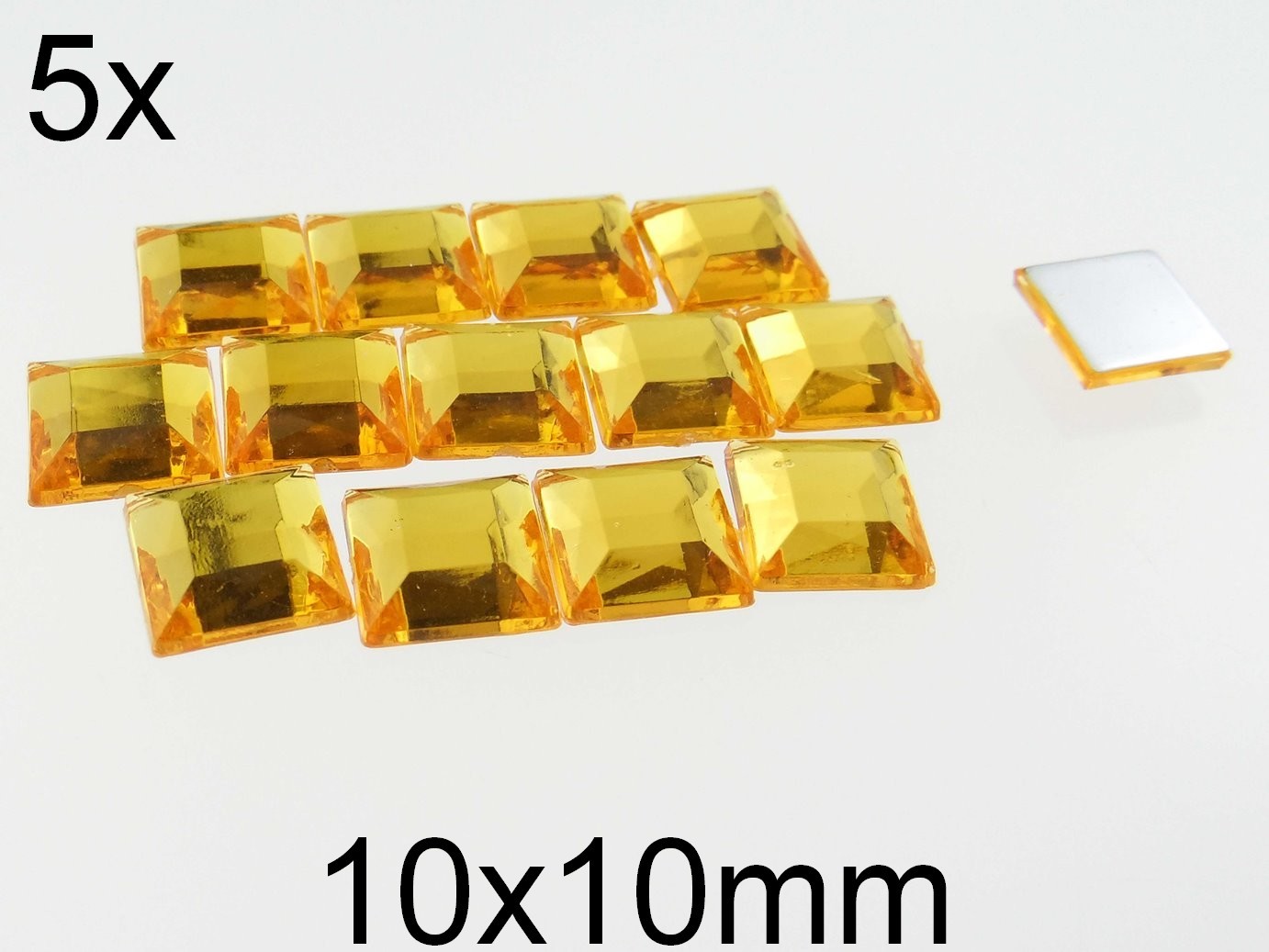 (5b)Strasuri acrilice. Dimensiuni: 10x10mm