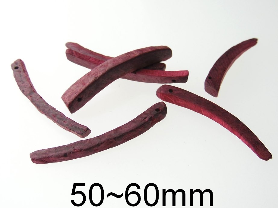 Pandant din cocos. Dimensiuni: 50~60x6~8x~4mm