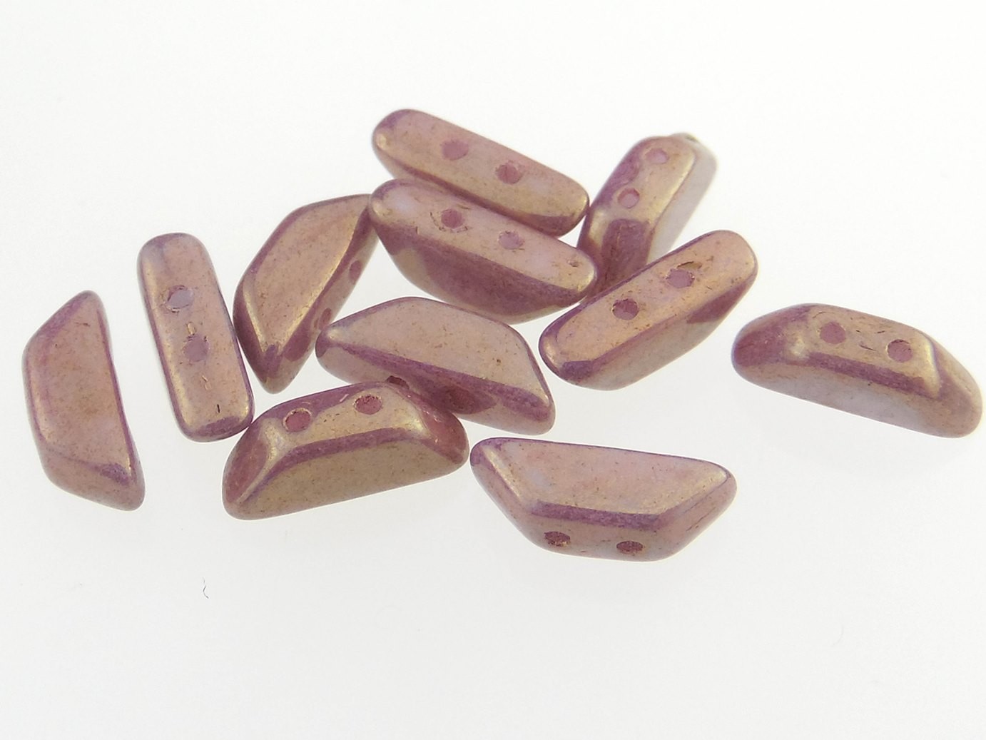 Tinos par Puca. Dimensiuni: 10x4x3mm. Culoare: Opaque Mix Violet/Gold Ceramic