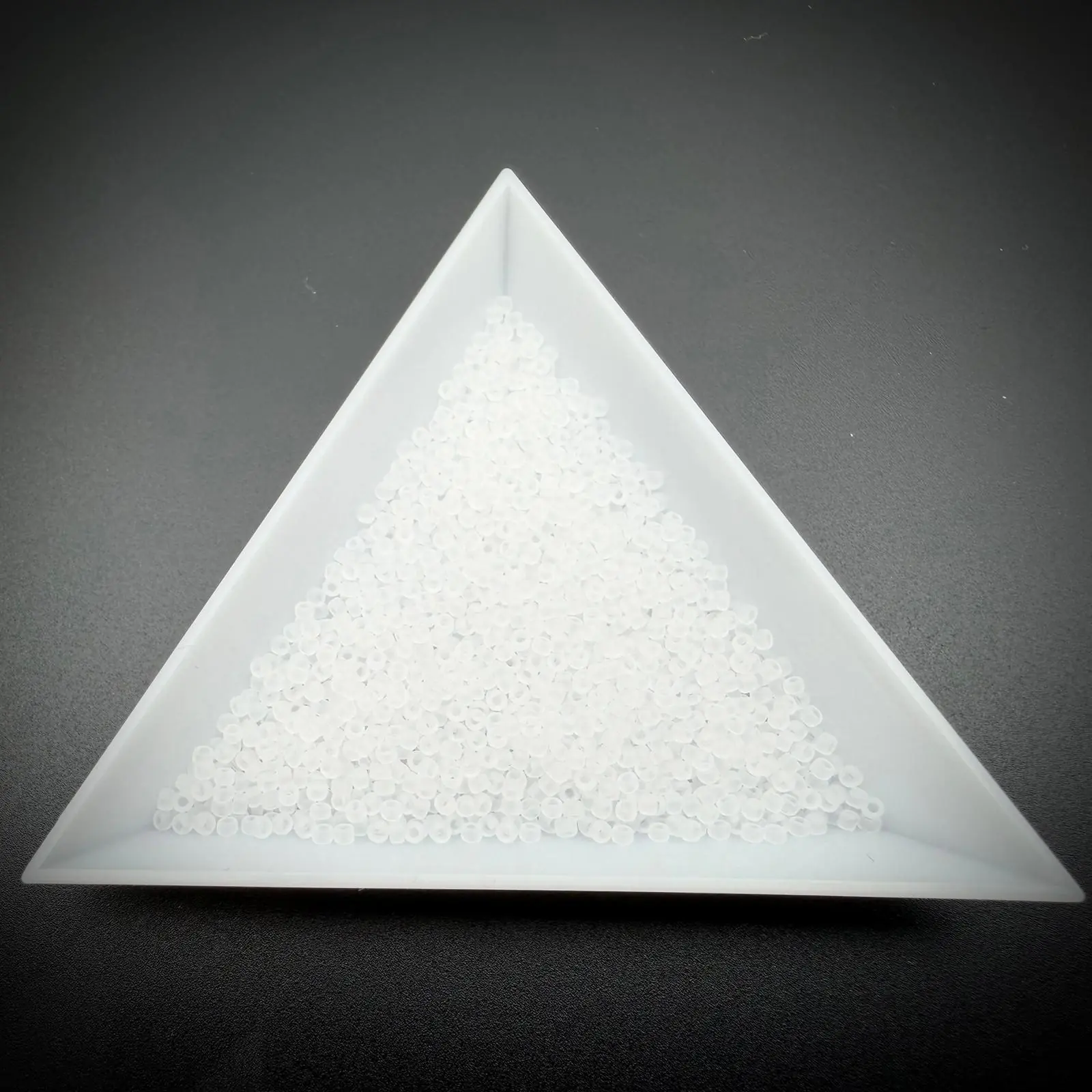 Toho 15/0 Transparent-Frosted Crystal (TR-15-1F/A) – 8g - imagine 2