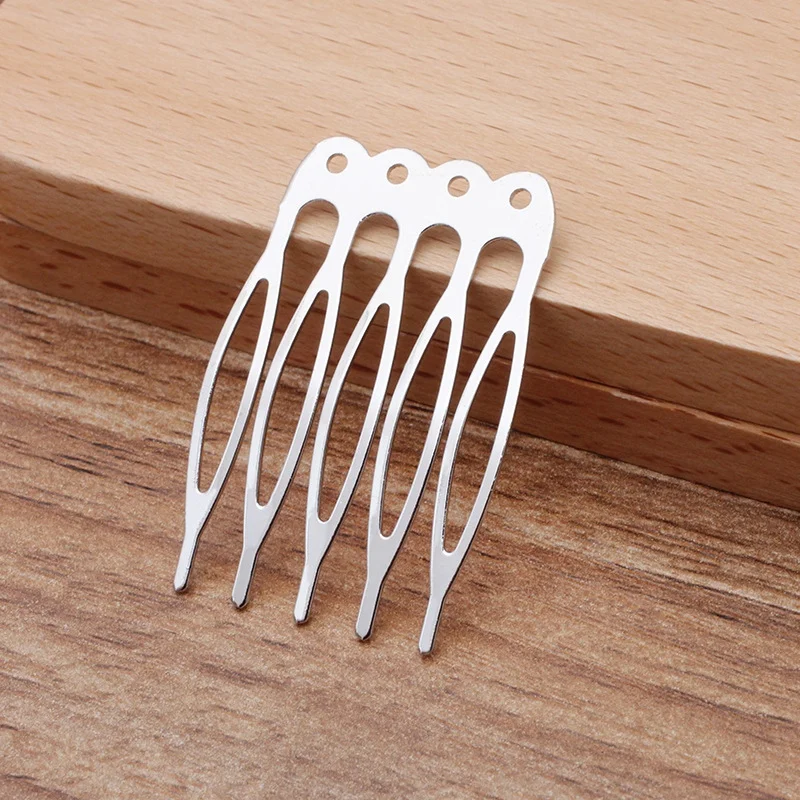 Pieptene Metalic pentru Păr cu Bucle de Prindere 40x27mm