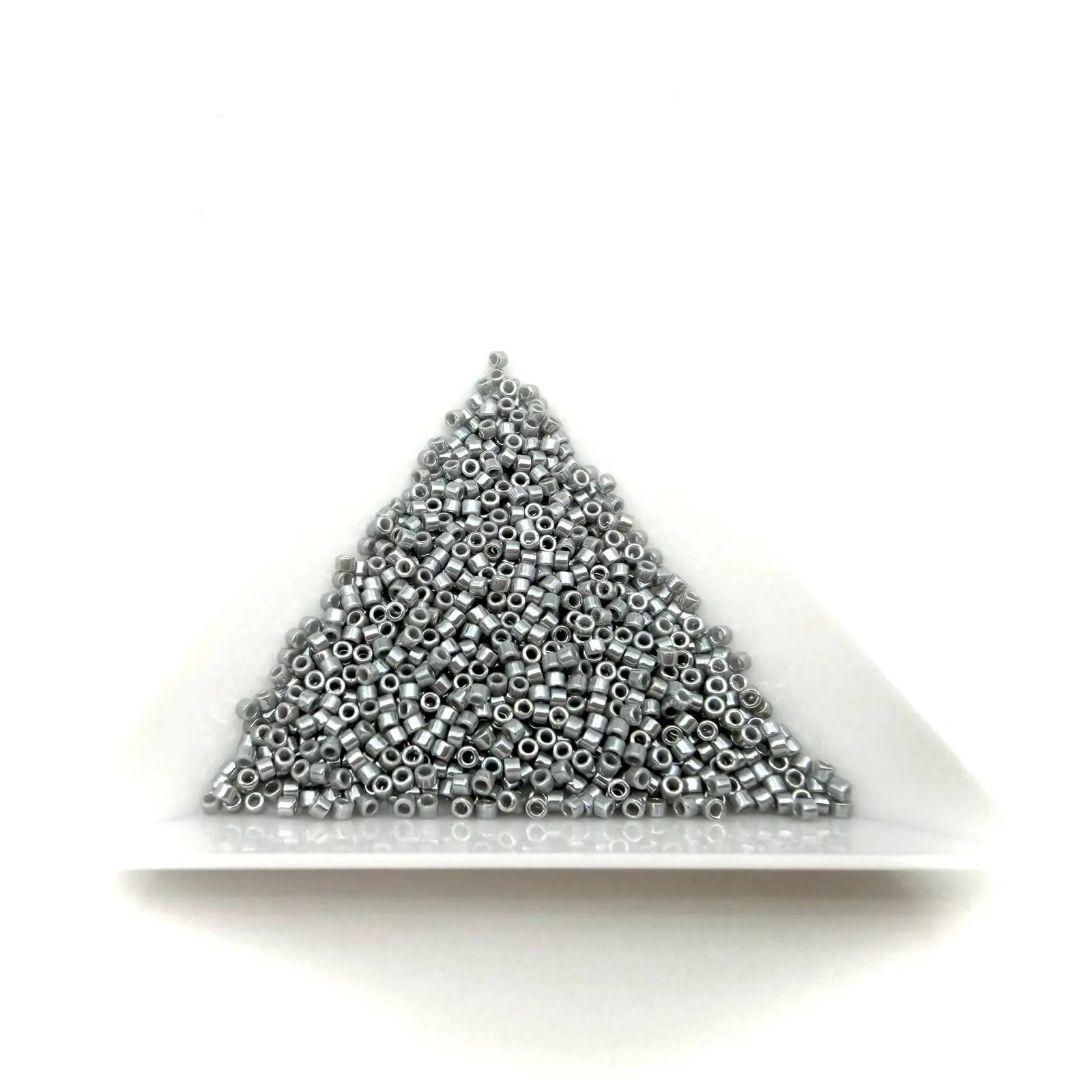 Miyuki Delica 11/0 Opaque Ghost Gray Luster – 5g
