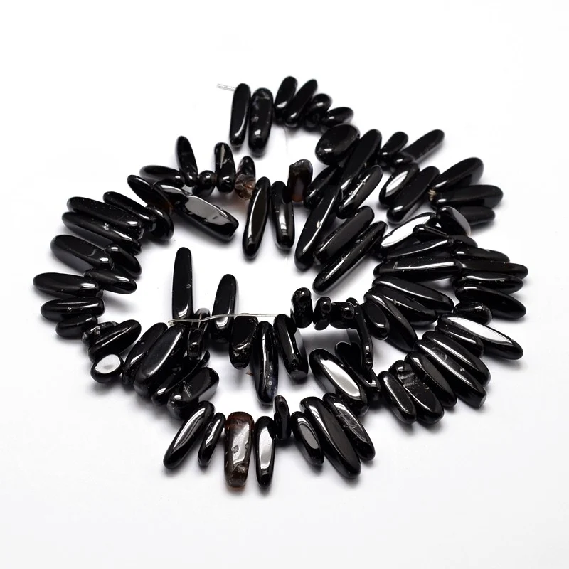 Obsidian natural, chipsuri mari alungite 8–30 mm – șirag